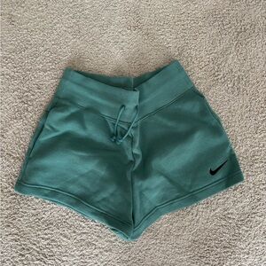 Nike Green Athletic Shorts Moisture-Wicking Performance